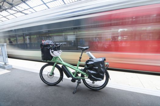 Amflow e Bike Travel: The Ultimate Guide to Riding, Ranges, and Logistics