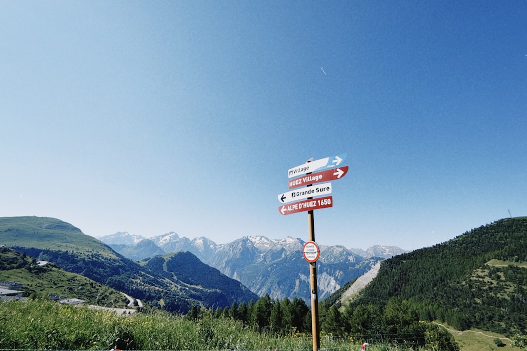 Alpe d'Huez eBike Climb Route: 21 Hairpins to the Summit